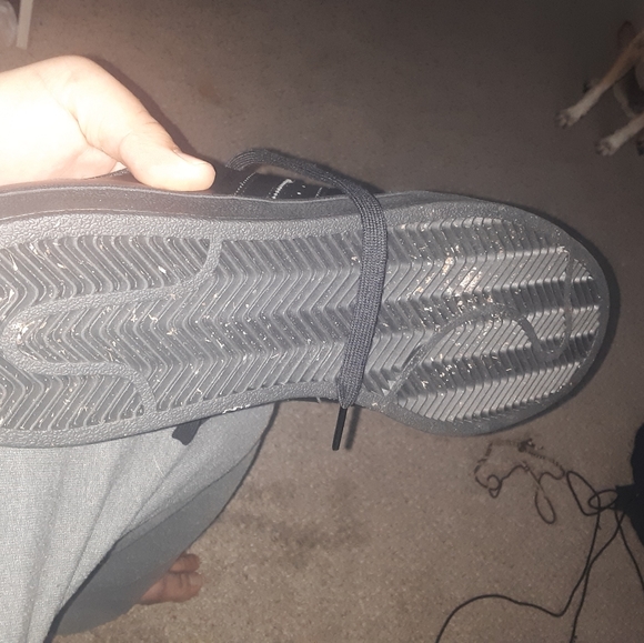 Shoes - Picture 3 of 4